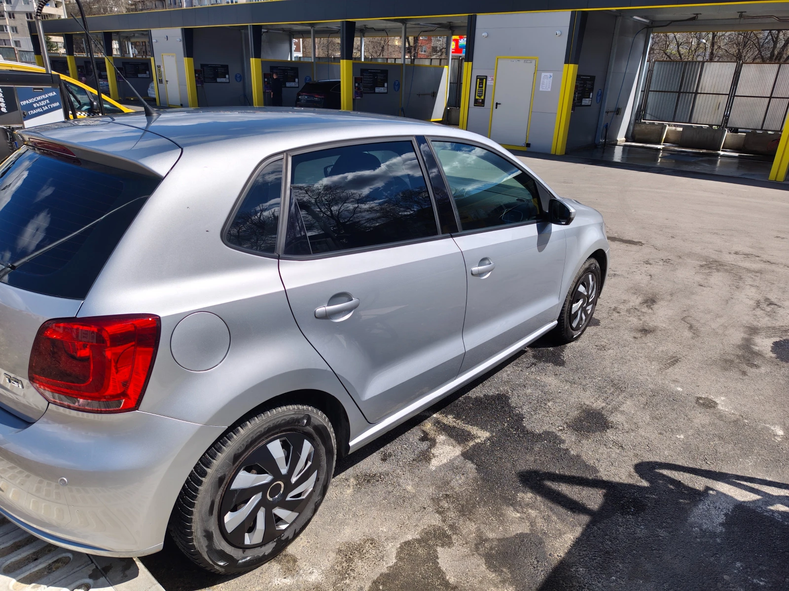 VW Polo 1.2 TSI Фейслифт, снимка 4 - Автомобили и джипове - 54138869