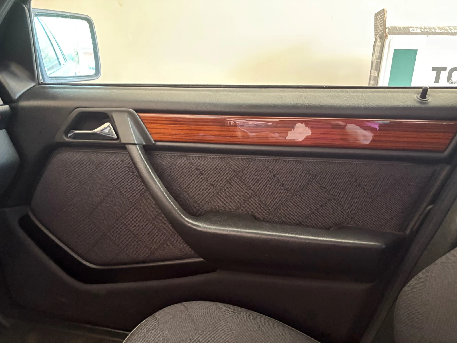 Mercedes-Benz E 200, снимка 2 - Автомобили и джипове - 54413734
