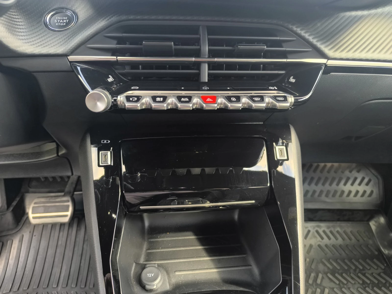 Peugeot 2008 GT LINE, снимка 10 - Автомобили и джипове - 54691634