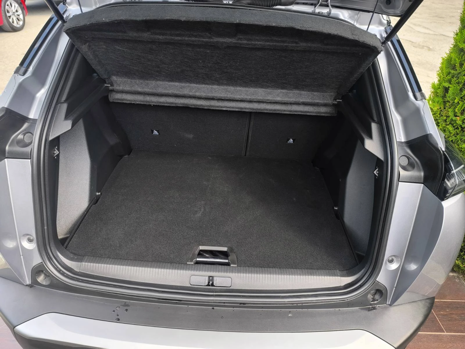 Peugeot 2008 GT LINE, снимка 17 - Автомобили и джипове - 54691634