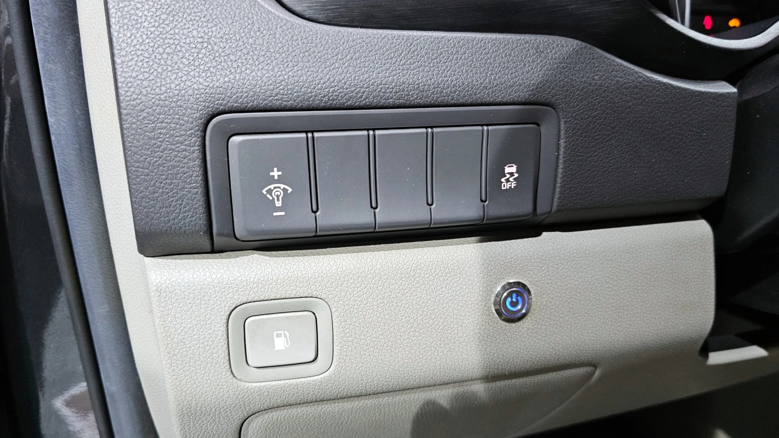 Kia Carnival * DIESEL* 9 МЕСТА* , снимка 13 - Автомобили и джипове - 54848088