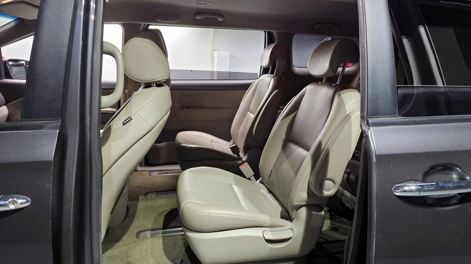 Kia Carnival * DIESEL* 9 МЕСТА* , снимка 11 - Автомобили и джипове - 54848088