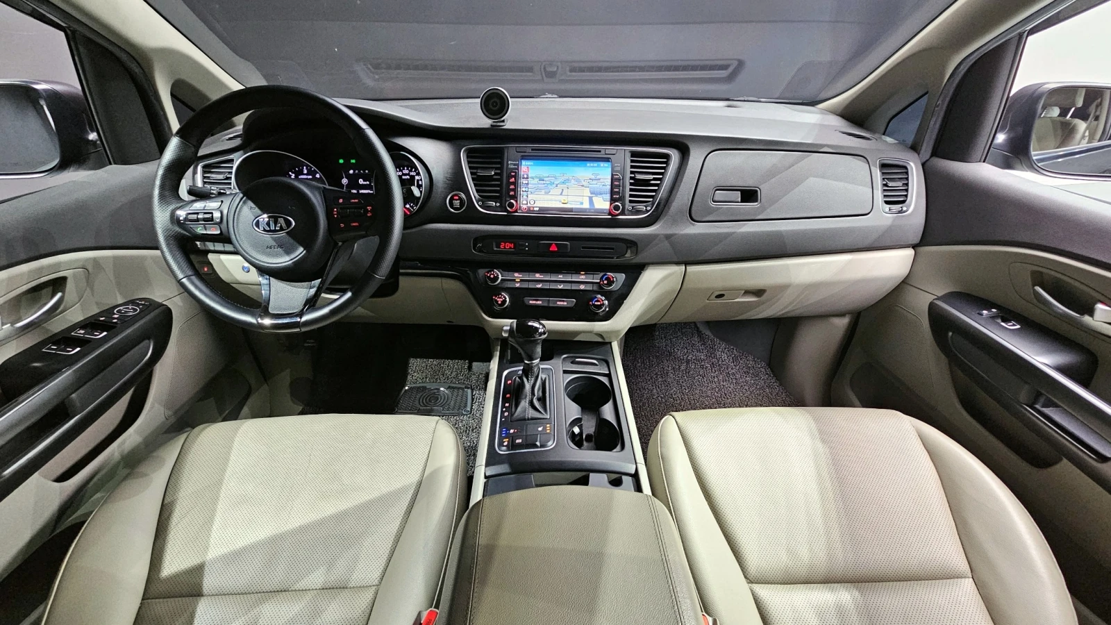 Kia Carnival * DIESEL* 9 МЕСТА* , снимка 6 - Автомобили и джипове - 54848088