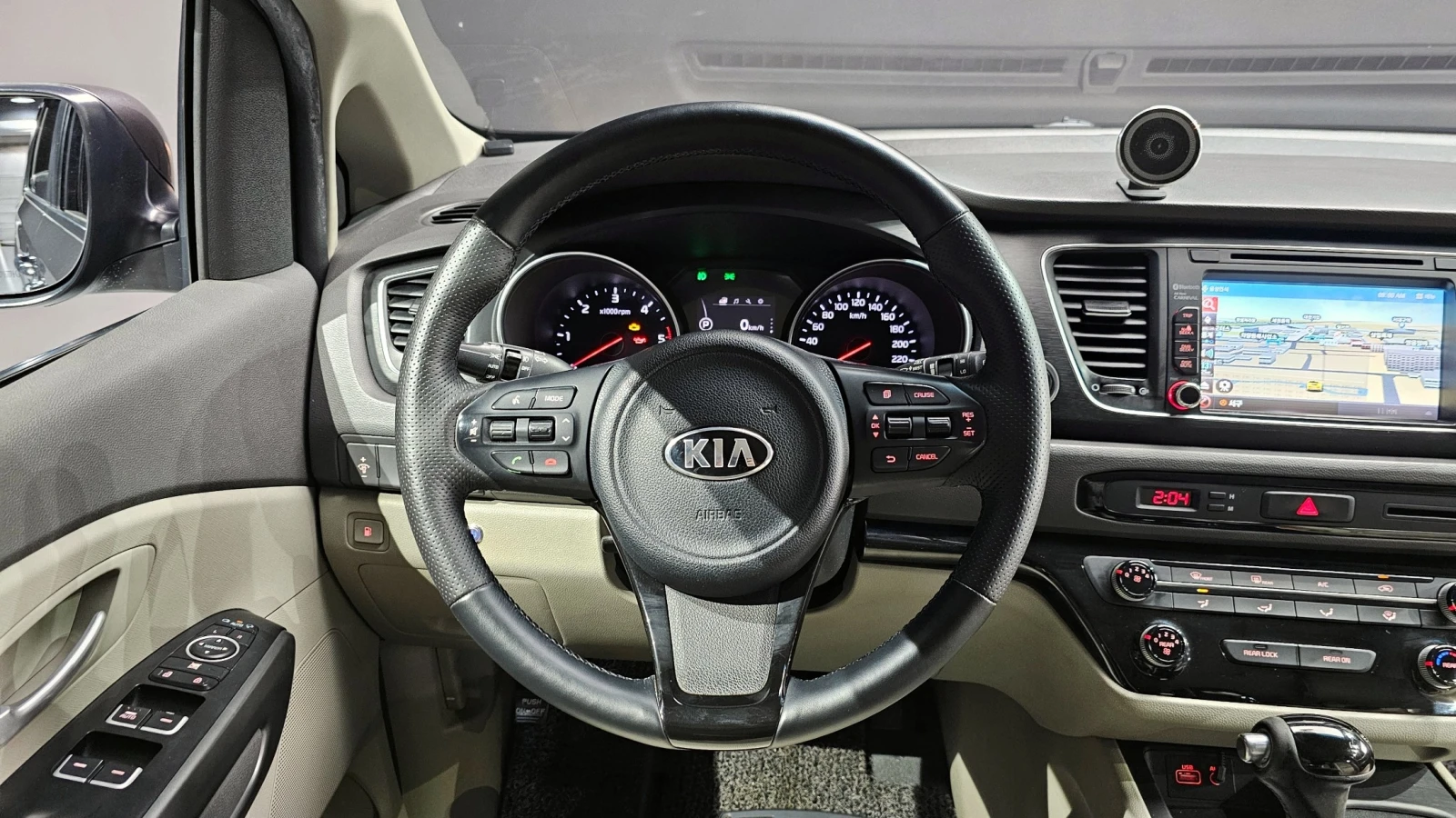 Kia Carnival * DIESEL* 9 МЕСТА* , снимка 12 - Автомобили и джипове - 54848088
