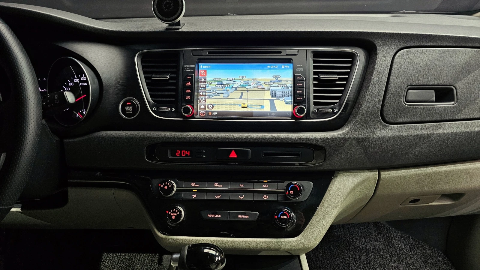 Kia Carnival * DIESEL* 9 МЕСТА* , снимка 14 - Автомобили и джипове - 54848088