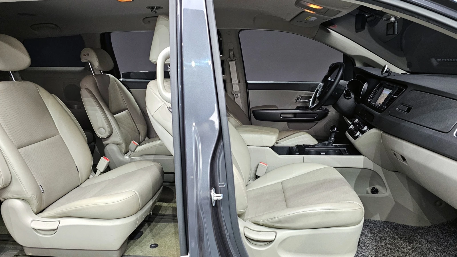 Kia Carnival * DIESEL* 9 МЕСТА* , снимка 9 - Автомобили и джипове - 54848088