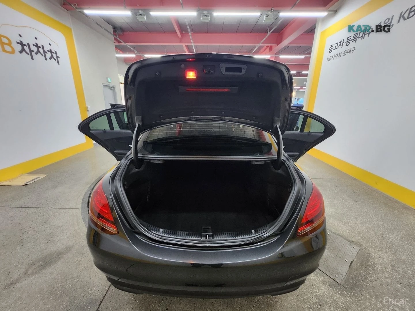 Mercedes-Benz C 200 LANE ASSIST/KEYLESS/ADVANCED DRIVER PACKAGE, снимка 6 - Автомобили и джипове - 54973147