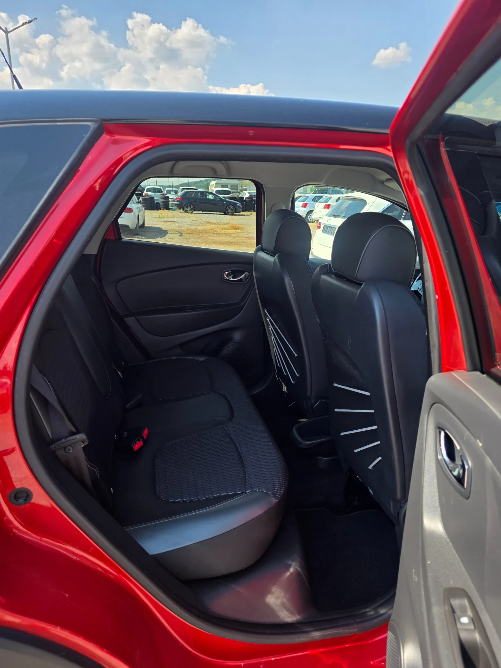 Renault Captur 1.5 DCI 110 Коня 100% Реален пробег , снимка 13 - Автомобили и джипове - 55071702