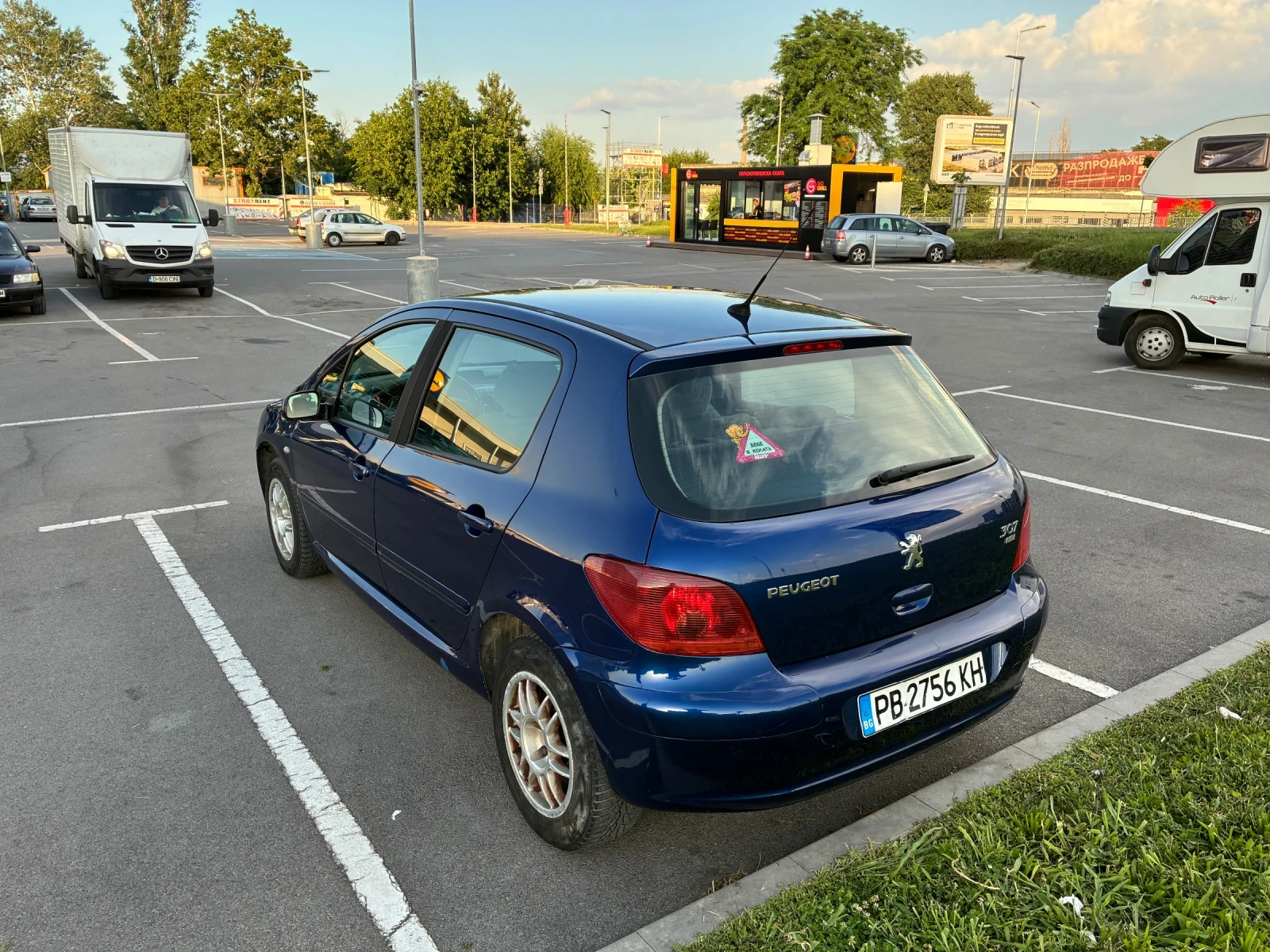 Peugeot 307 2.0HDI 90КС 4ВРАТИ КЛИМАТИК РЕГИСТРИРАНА ОБСЛУЖЕНА, снимка 3 - Автомобили и джипове - 55114339