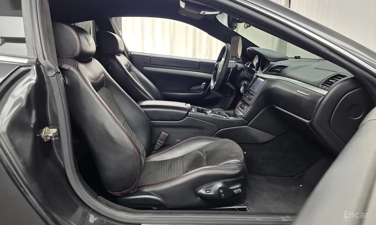 Maserati GranTurismo 4.7 V8, снимка 10 - Автомобили и джипове - 55238522