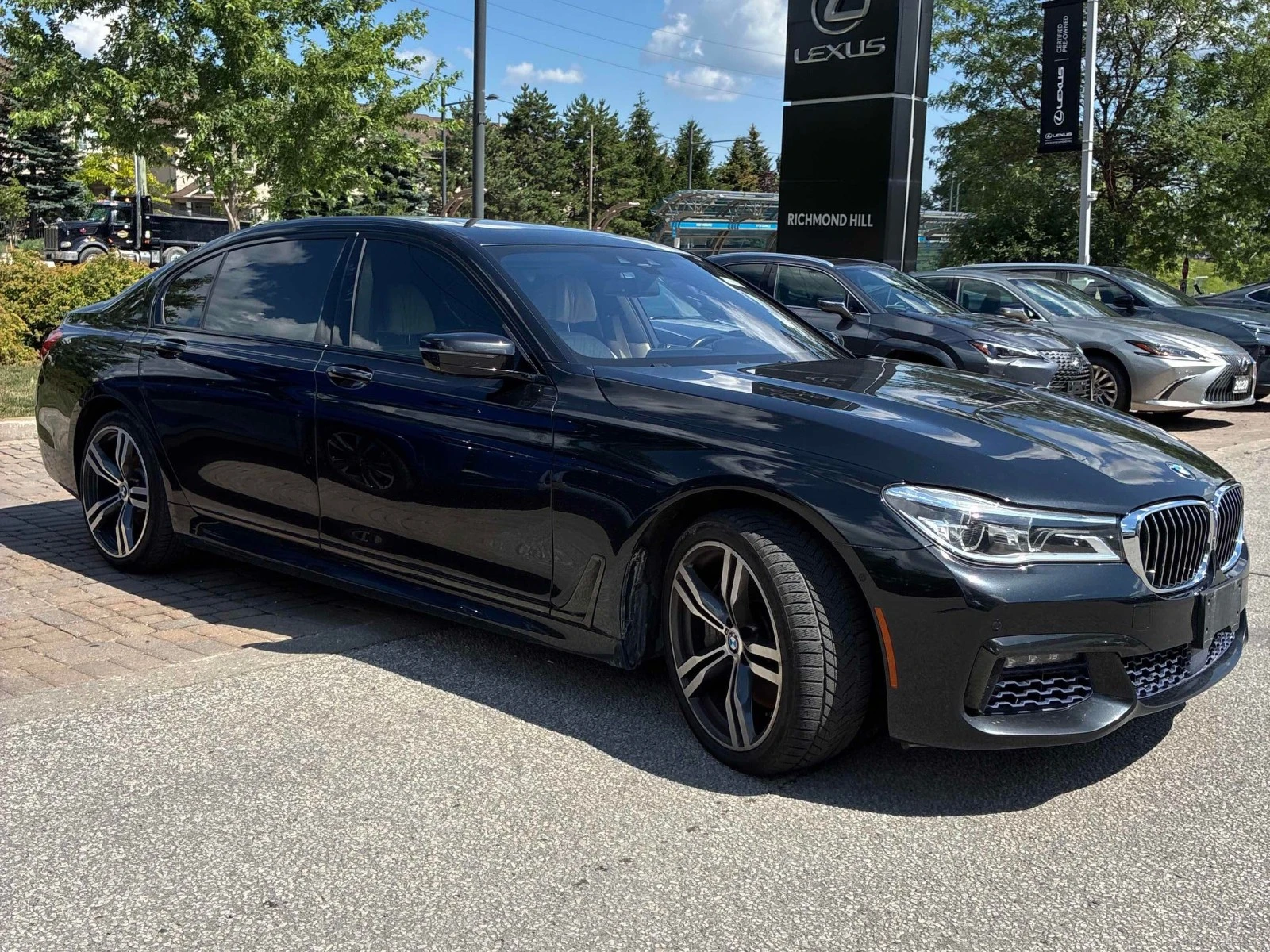 BMW 750 MPACK* ОБДУХ* МАСАЖ* 360* TV* BOWERS&WILKINS, снимка 4 - Автомобили и джипове - 55441972