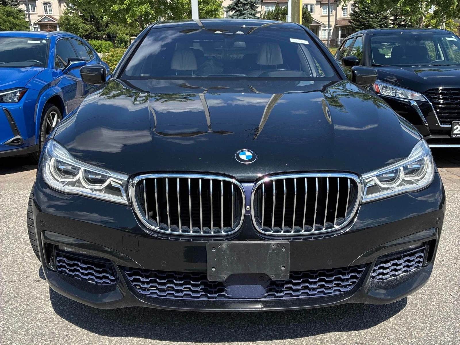 BMW 750 MPACK* ОБДУХ* МАСАЖ* 360* TV* BOWERS&WILKINS, снимка 2 - Автомобили и джипове - 55441972