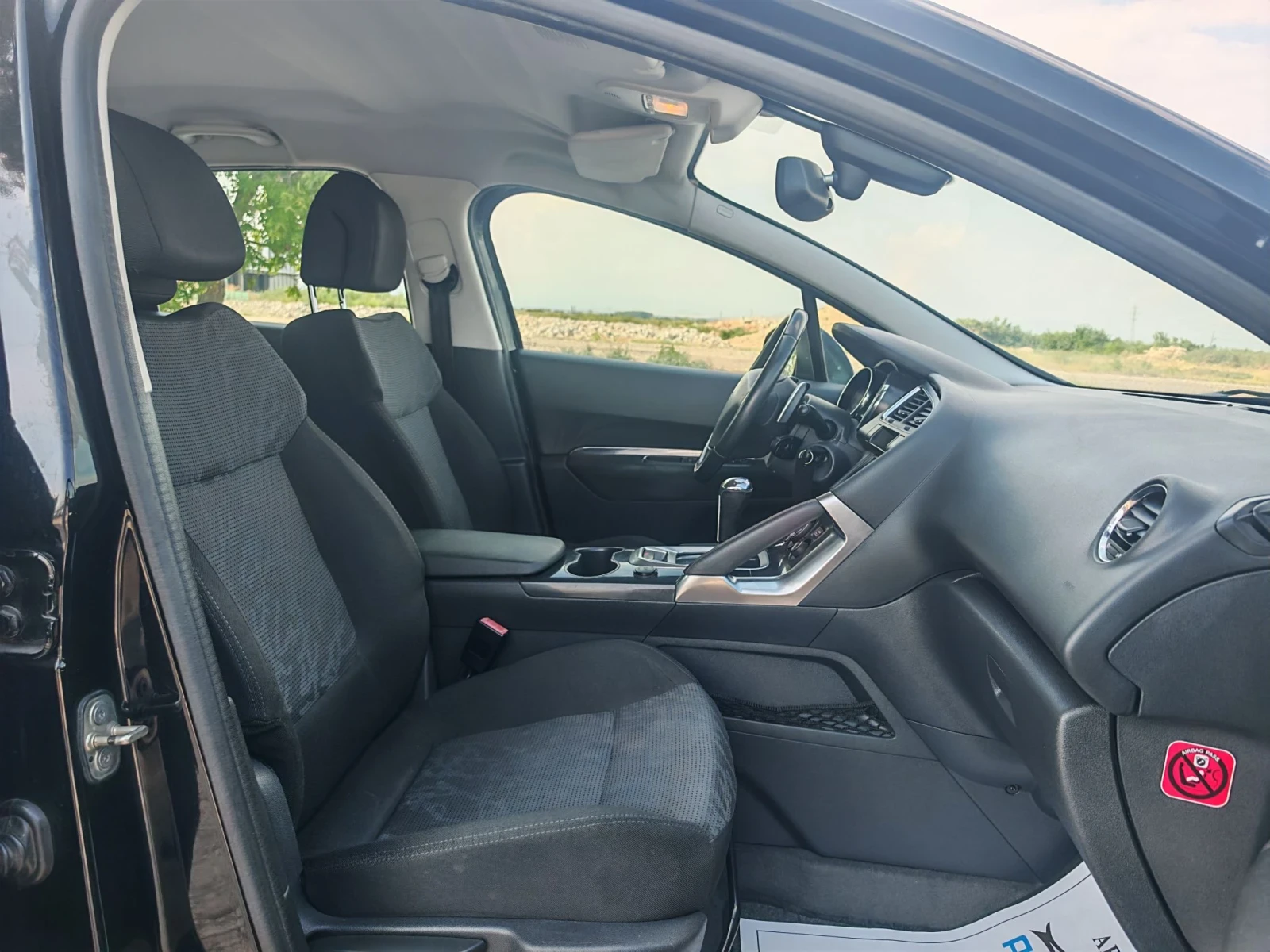 Peugeot 3008 1.6 ДИЗЕЛ 110К.С АВТОМАТИК! УНИКАЛНО СЪСТОЯНИЕ!!!, снимка 10 - Автомобили и джипове - 55656391