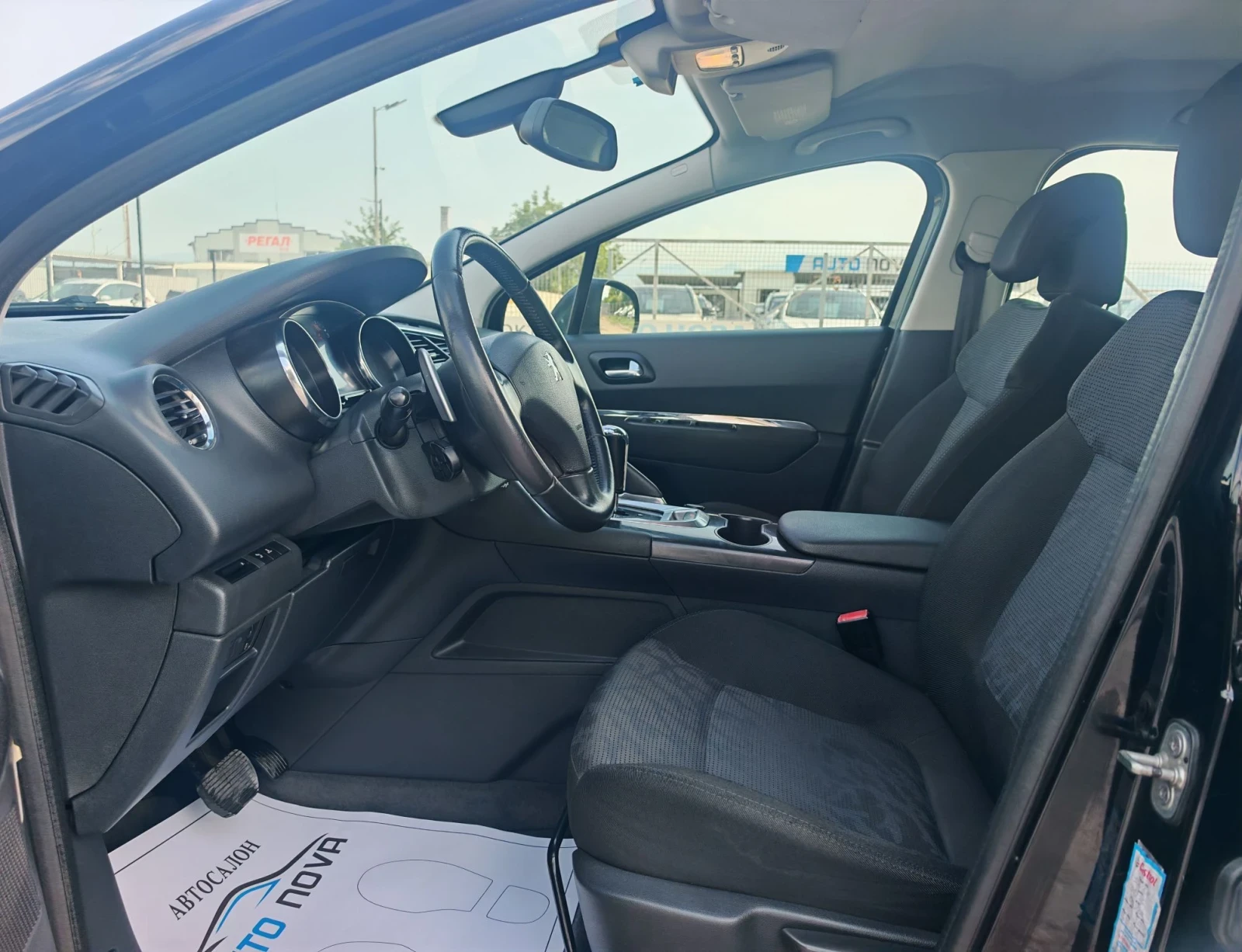 Peugeot 3008 1.6 ДИЗЕЛ 110К.С АВТОМАТИК! УНИКАЛНО СЪСТОЯНИЕ!!!, снимка 8 - Автомобили и джипове - 55656391