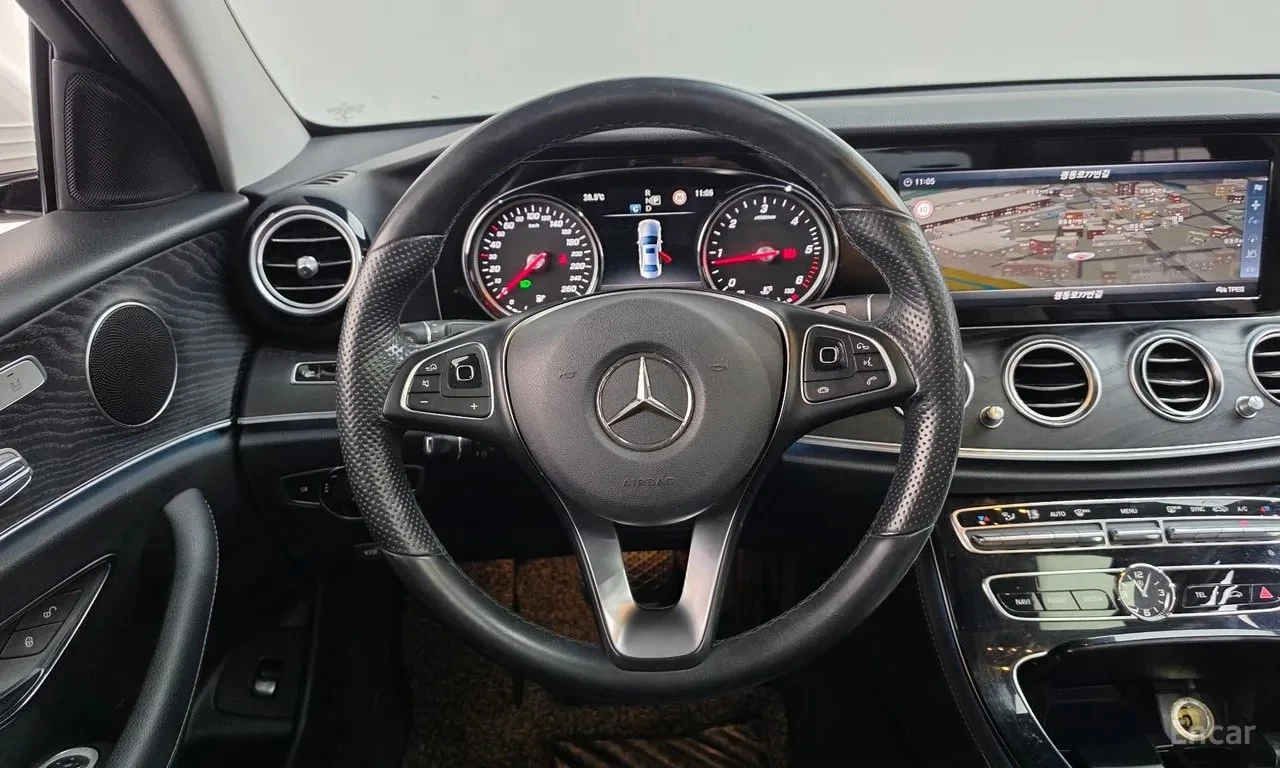 Mercedes-Benz E 220 * E220d Avantgarde * ЦЕНА ДО БГ, снимка 13 - Автомобили и джипове - 55841559