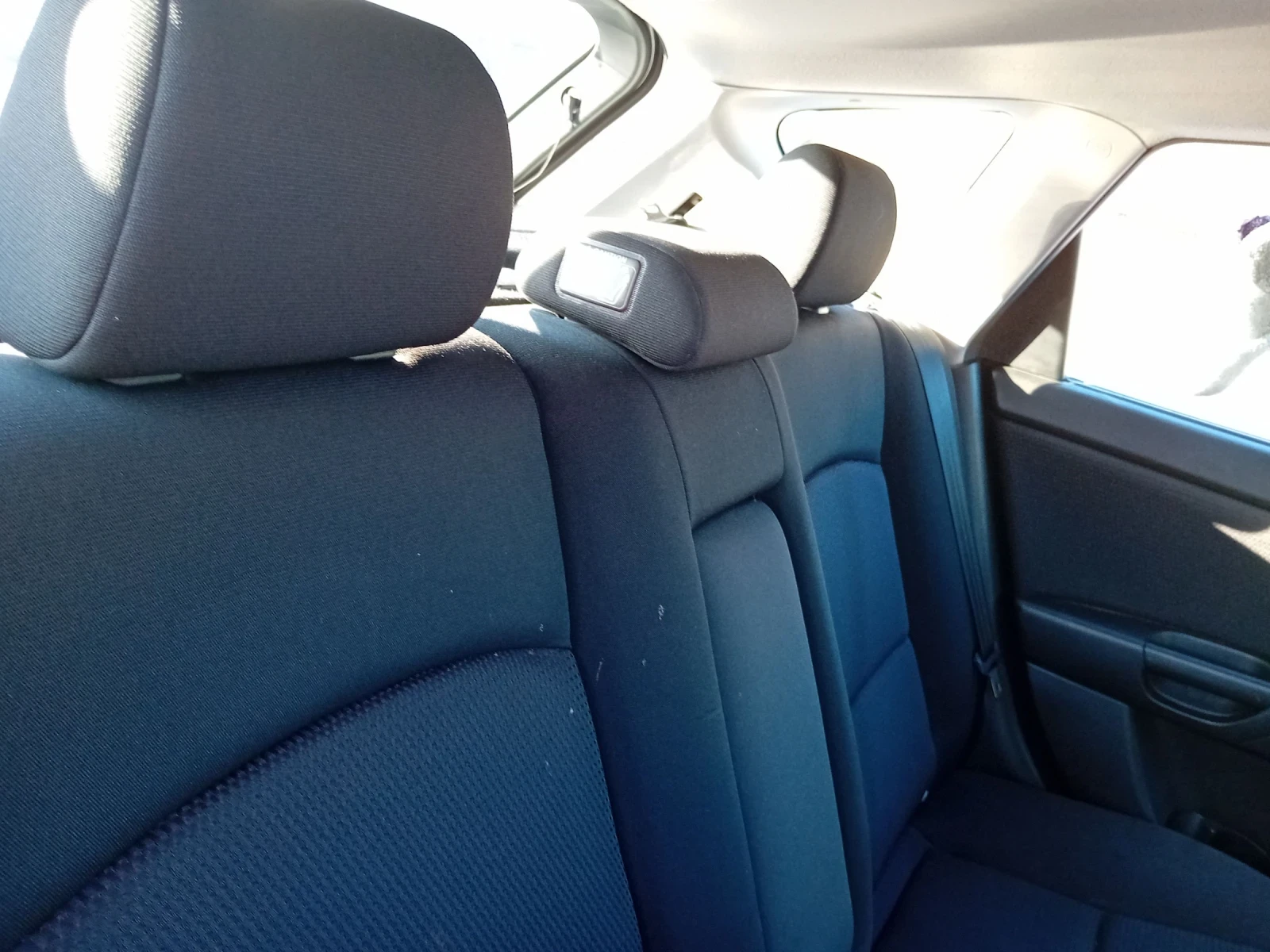 Mazda 3 1.6i ГАЗ КЛИМАТРОНИК, снимка 13 - Автомобили и джипове - 56138550