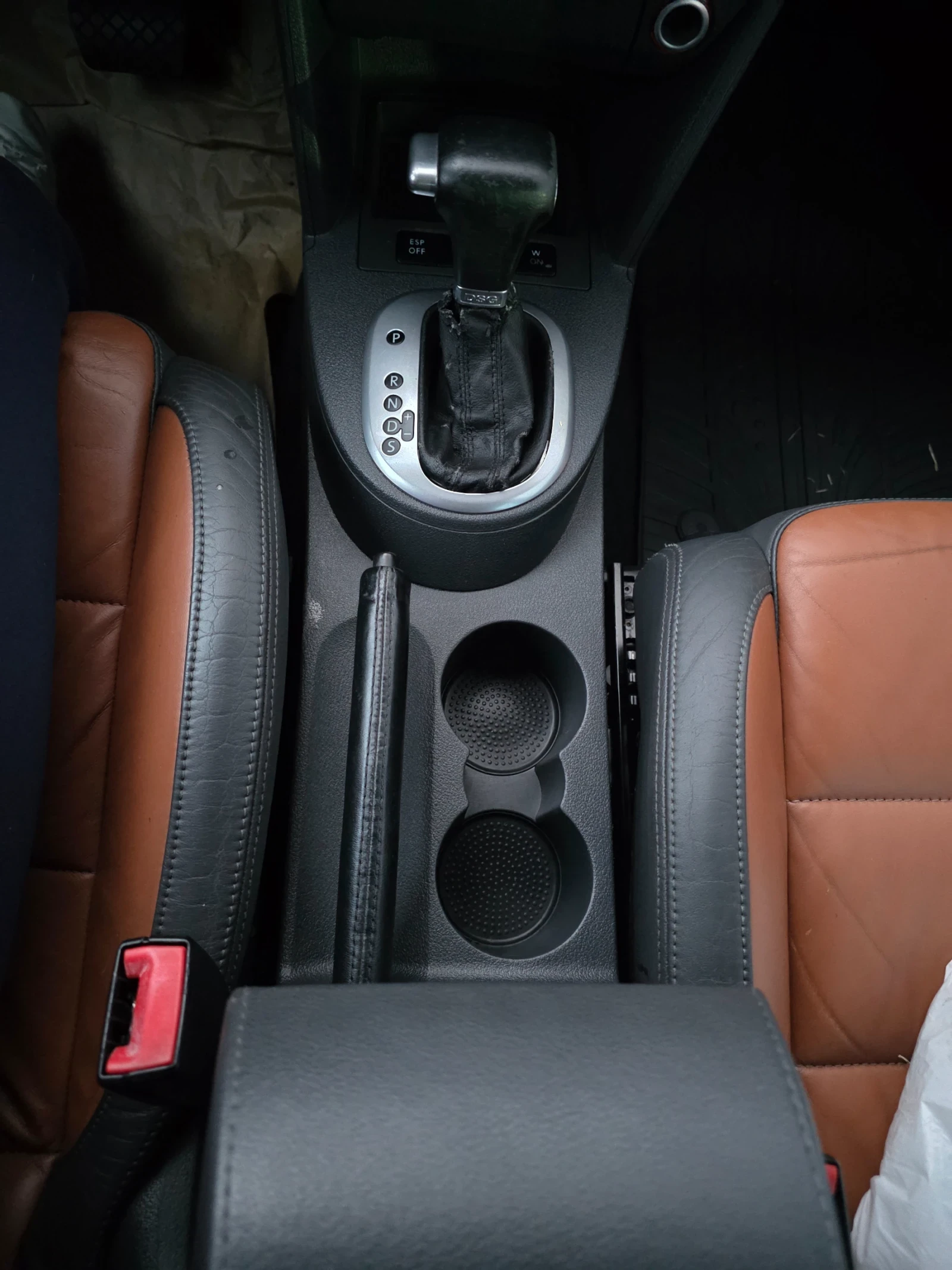 VW Touran 2.0, снимка 8 - Автомобили и джипове - 56228454