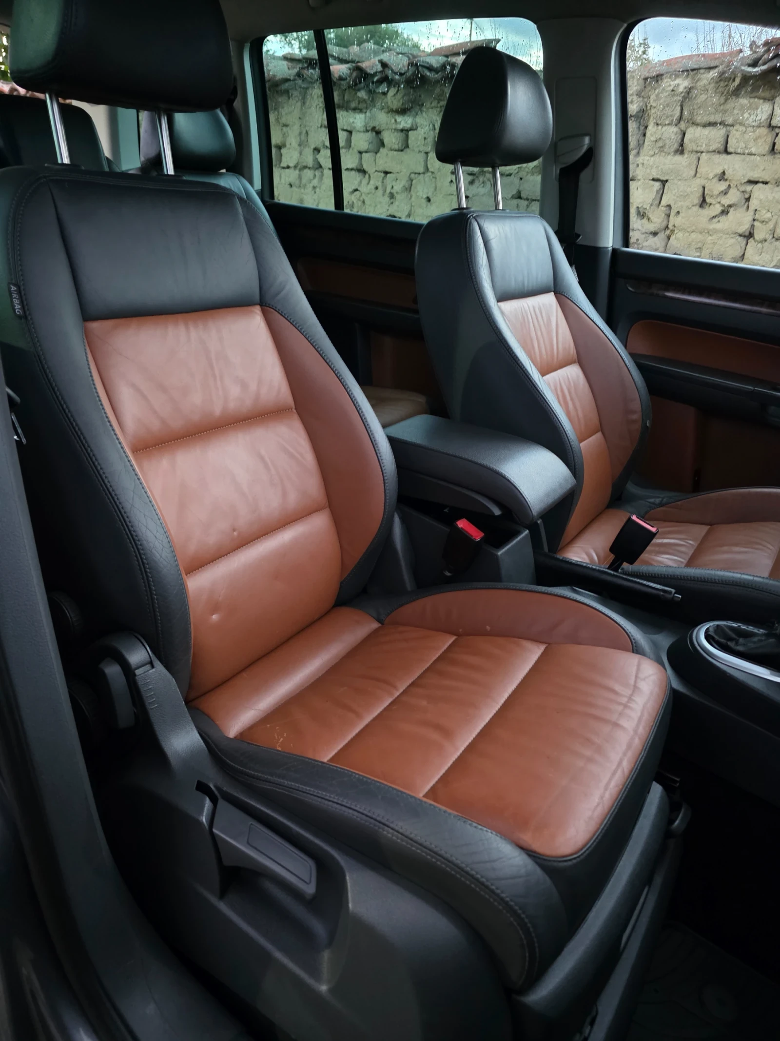 VW Touran 2.0, снимка 15 - Автомобили и джипове - 56228454