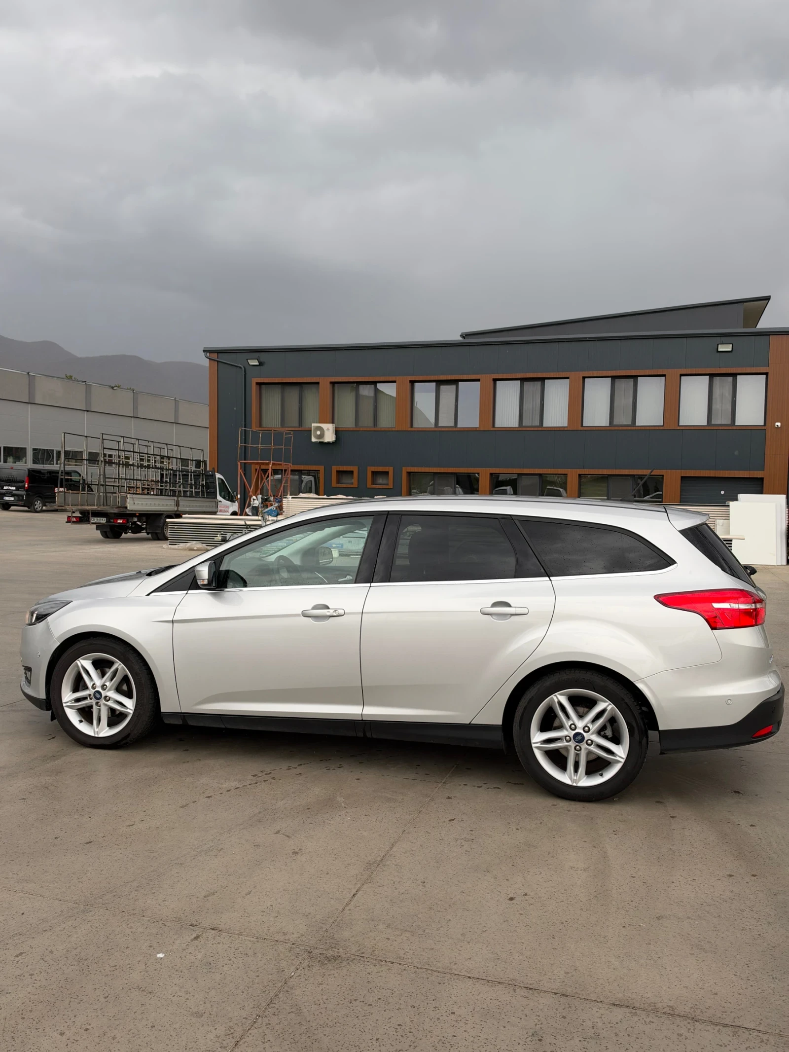 Ford Focus Turnier TITANIUM FULL, снимка 6 - Автомобили и джипове - 56458944