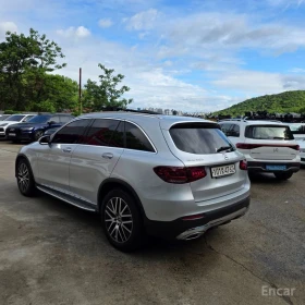 Mercedes-Benz GLC 300 AMG* LINE* ДИГИТАЛНО* ТАБЛО* 360КАМЕРА* ДИСТРОНИК*, снимка 3