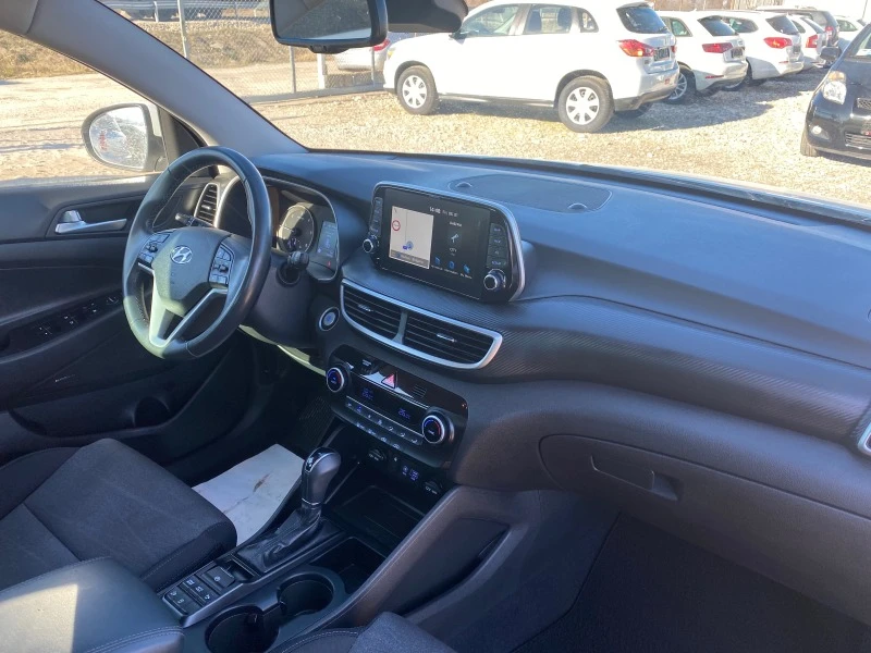 Hyundai Tucson 1.6 CRDI, снимка 13 - Автомобили и джипове - 39210753