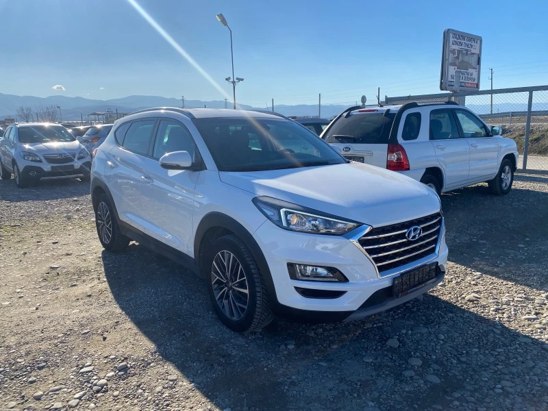 Hyundai Tucson 1.6 CRDI, снимка 3 - Автомобили и джипове - 39210753