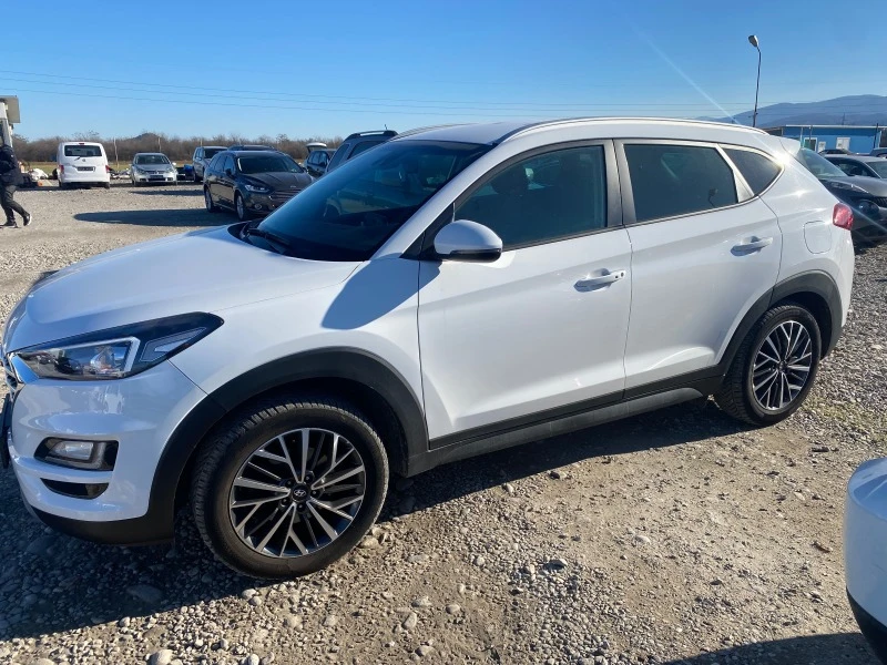 Hyundai Tucson 1.6 CRDI, снимка 8 - Автомобили и джипове - 39210753