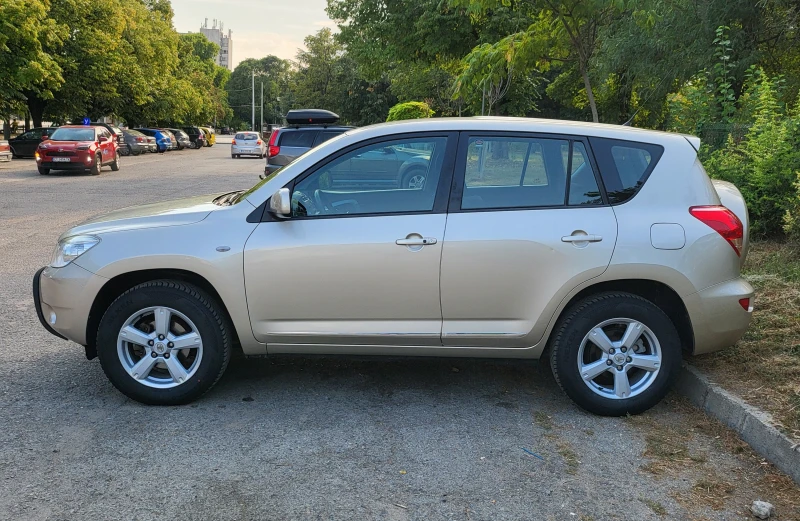 Toyota Rav4, снимка 4 - Автомобили и джипове - 47155595