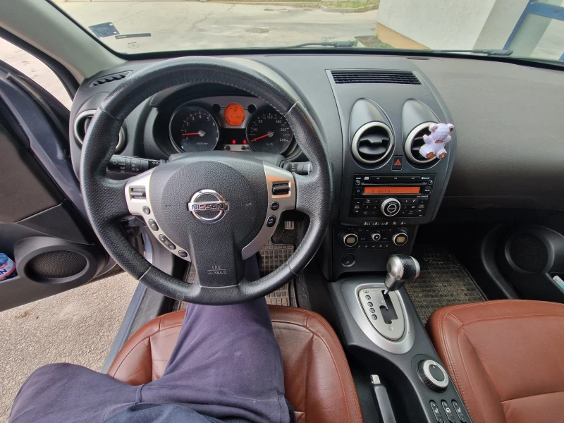 Nissan Qashqai 2.0 4Х4 Автомат., снимка 6 - Автомобили и джипове - 49458537