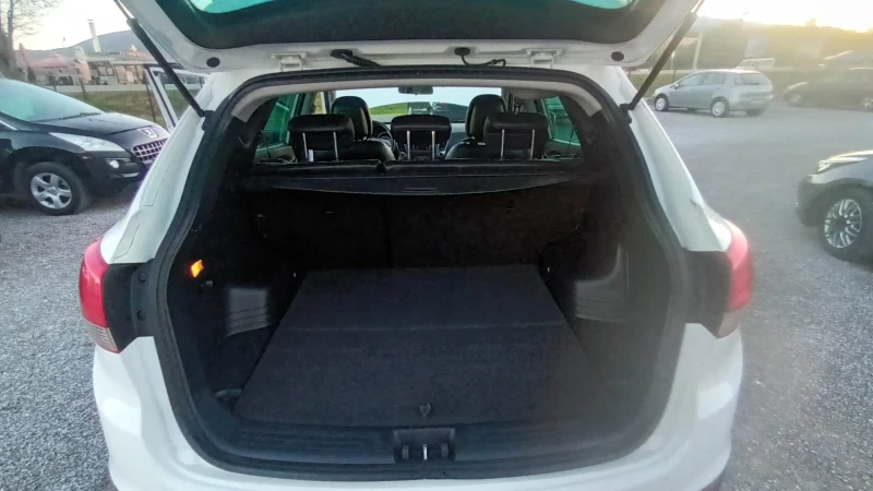 Hyundai IX35 2.0 CRDI , снимка 14 - Автомобили и джипове - 52244647