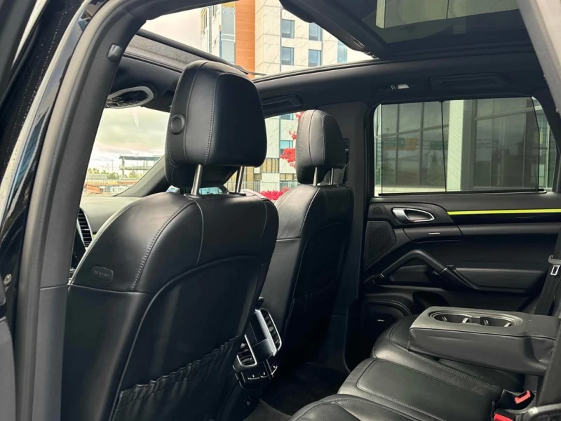 Porsche Cayenne * S E Hybrid * CARFAX * БЕЗ ПЪРВОНАЧАЛНА ВНОСКА, снимка 11 - Автомобили и джипове - 52806981