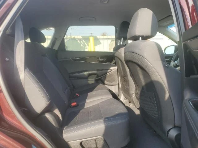 Kia Sorento L 2.4i , снимка 11 - Автомобили и джипове - 48641135