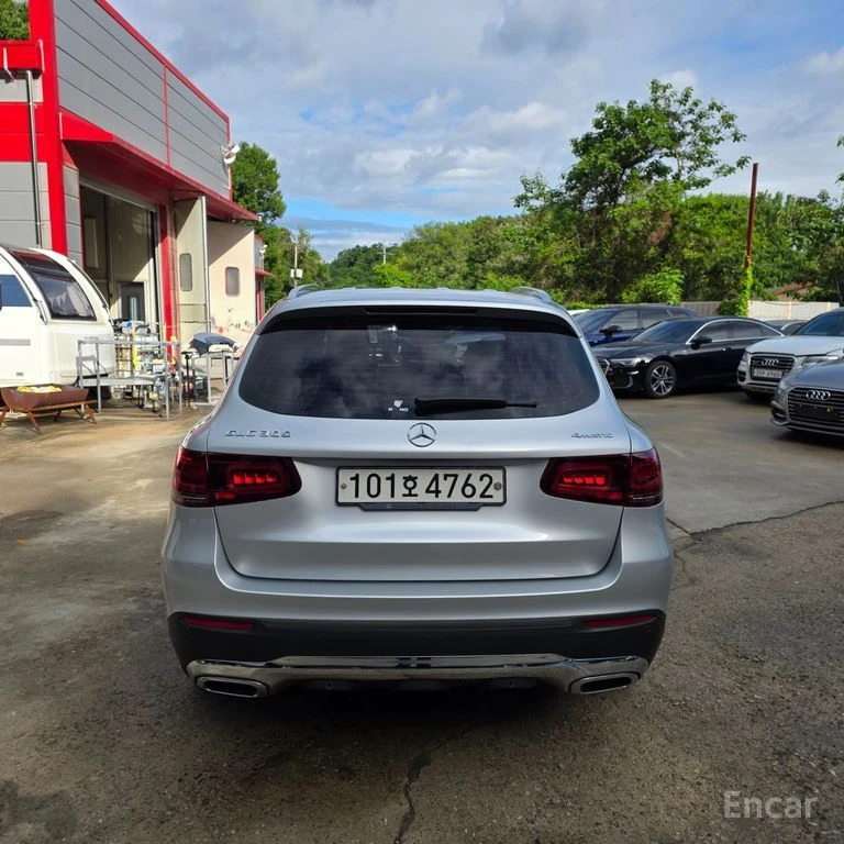 Mercedes-Benz GLC 300 AMG* LINE* ДИГИТАЛНО* ТАБЛО* 360КАМЕРА* ДИСТРОНИК*, снимка 7 - Автомобили и джипове - 54933796