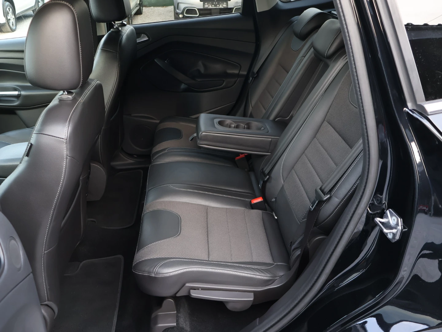 Ford Kuga 2.0 4x4 TDCI TITANIUM, снимка 16 - Автомобили и джипове - 53923556