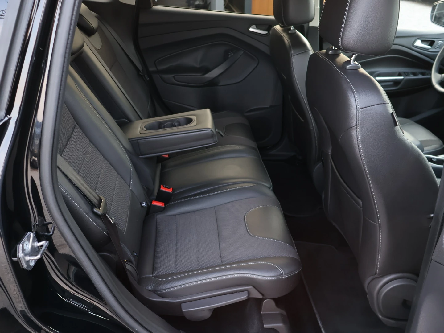 Ford Kuga 2.0 4x4 TDCI TITANIUM, снимка 15 - Автомобили и джипове - 53923556