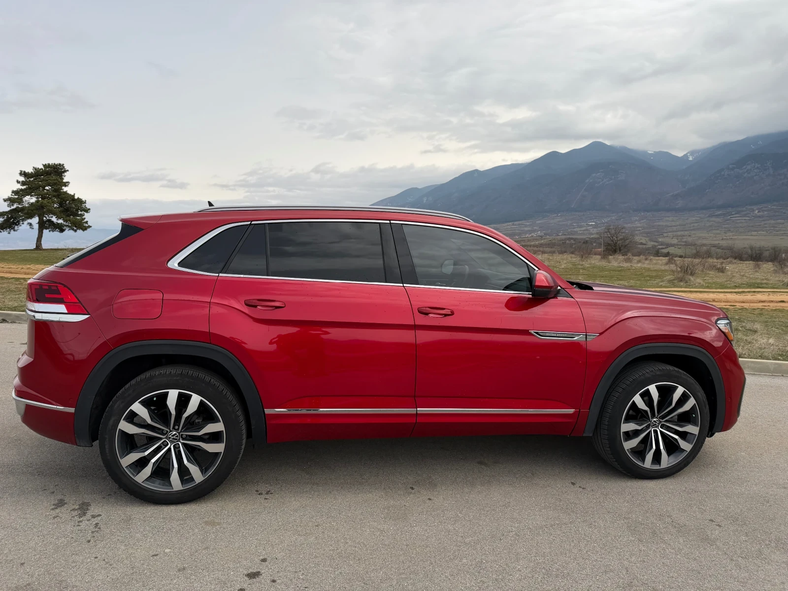 VW Atlas Cross Sport R Line Premium Plus 4Motion, снимка 2 - Автомобили и джипове - 53932859