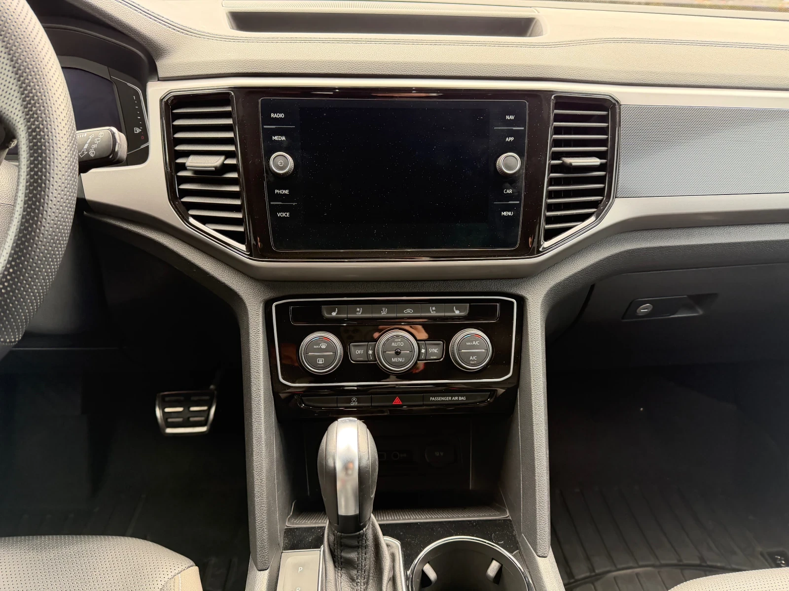 VW Atlas Cross Sport R Line Premium Plus 4Motion, снимка 15 - Автомобили и джипове - 53932859