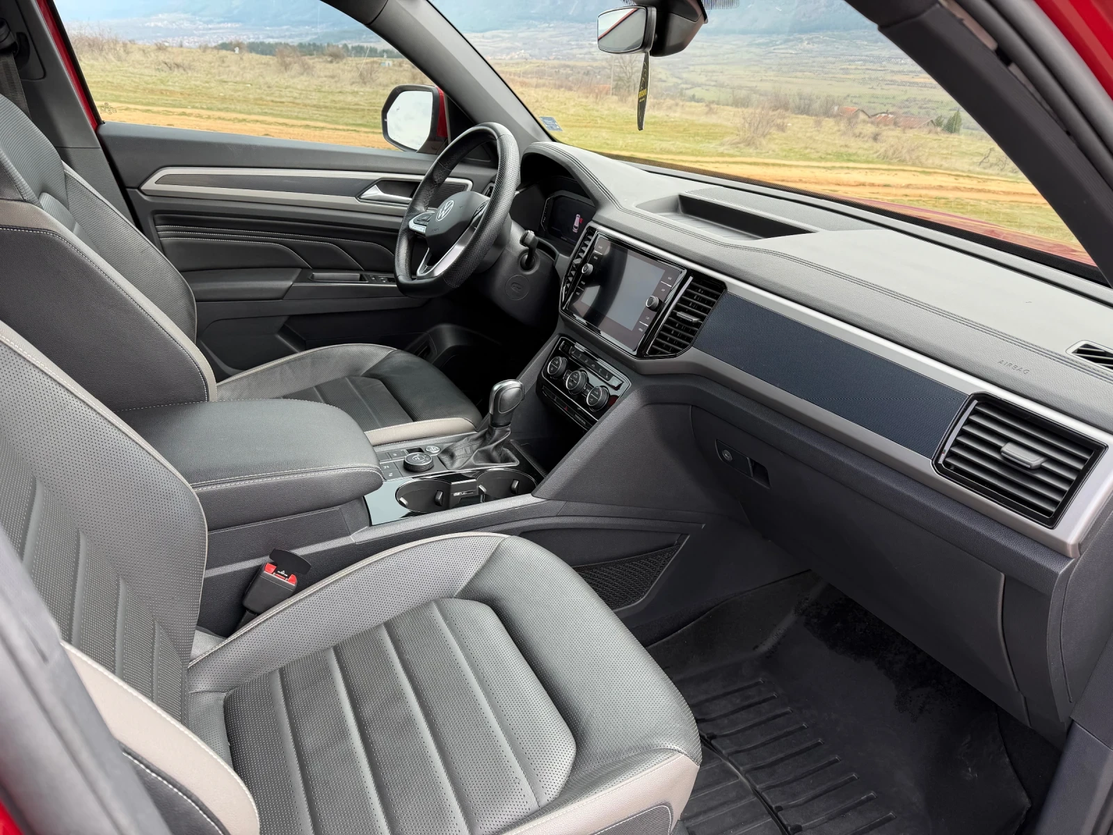 VW Atlas Cross Sport R Line Premium Plus 4Motion, снимка 12 - Автомобили и джипове - 53932859