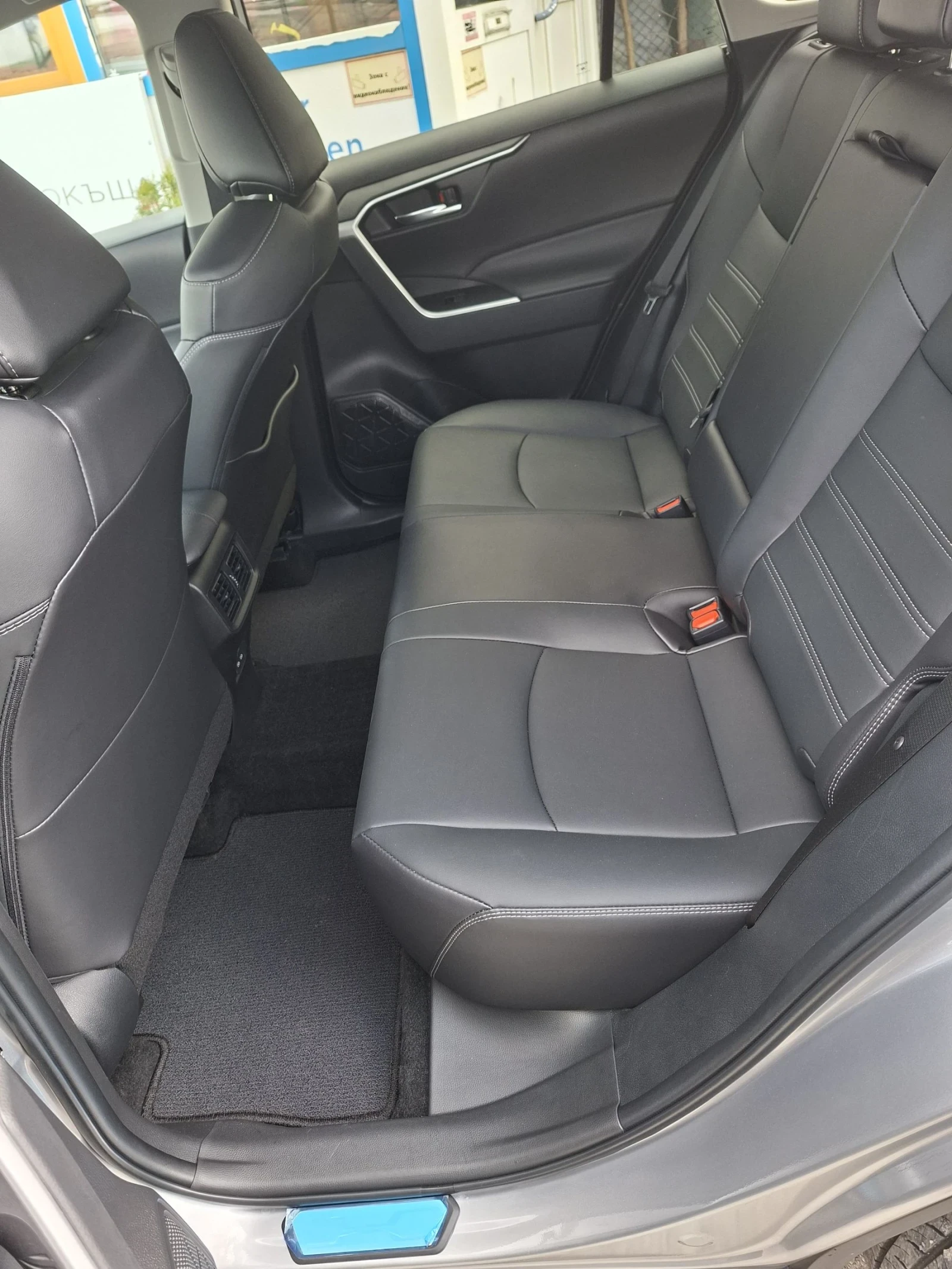 Toyota Rav4 2.5 LIMITED , снимка 9 - Автомобили и джипове - 54227905