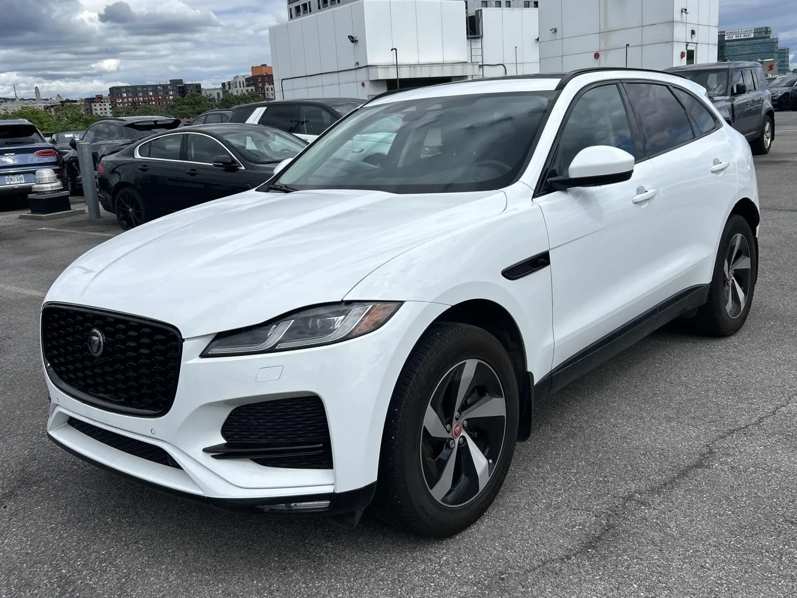 Jaguar F-PACE P250 S * ПАНОРАМА * 2 КЛЮЧА * ПОДГРЕВИ * CARFAX