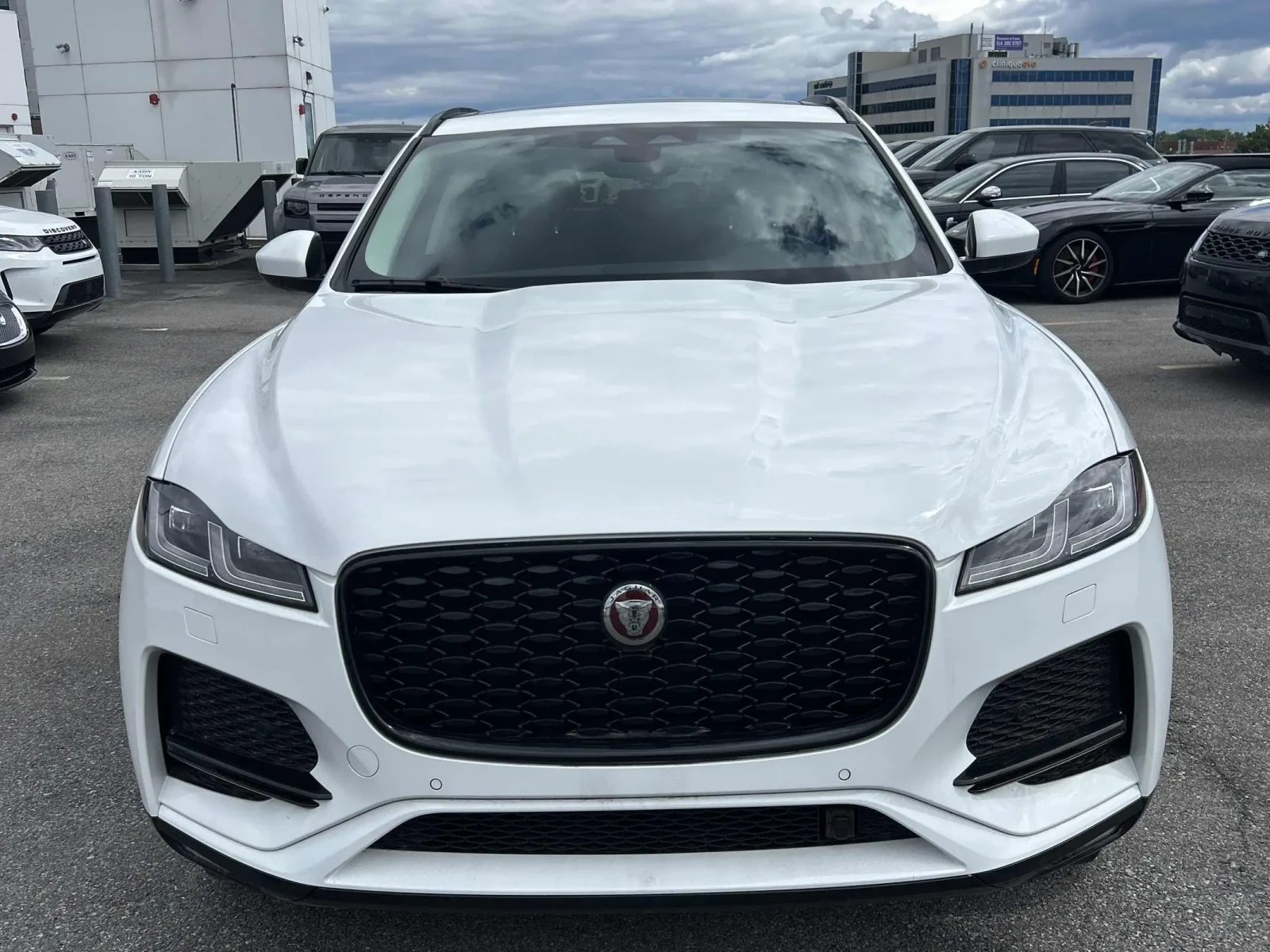 Jaguar F-PACE P250 S * ПАНОРАМА * 2 КЛЮЧА * ПОДГРЕВИ * CARFAX, снимка 2 - Автомобили и джипове - 54935163