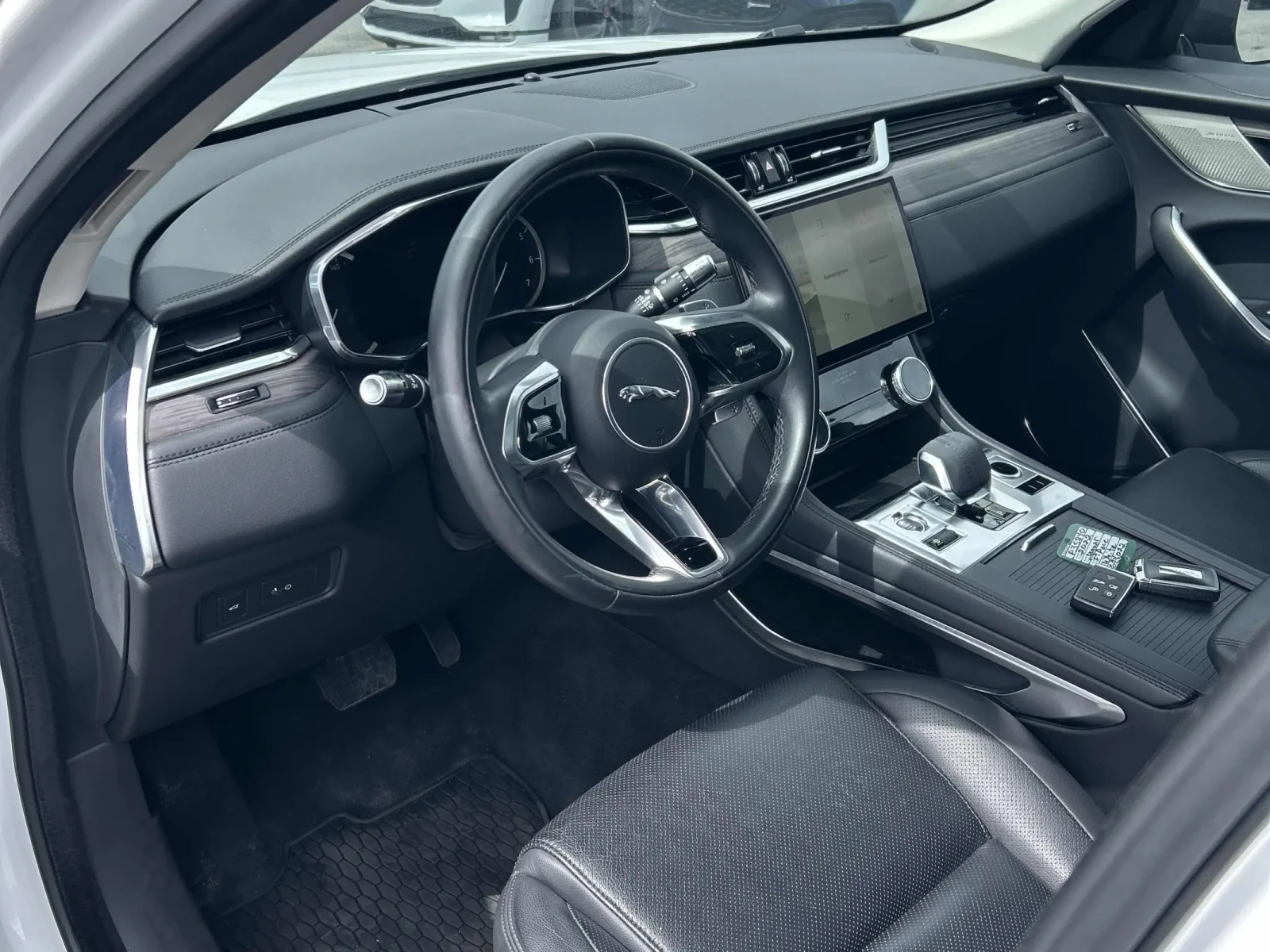 Jaguar F-PACE P250 S * ПАНОРАМА * 2 КЛЮЧА * ПОДГРЕВИ * CARFAX, снимка 8 - Автомобили и джипове - 54935163