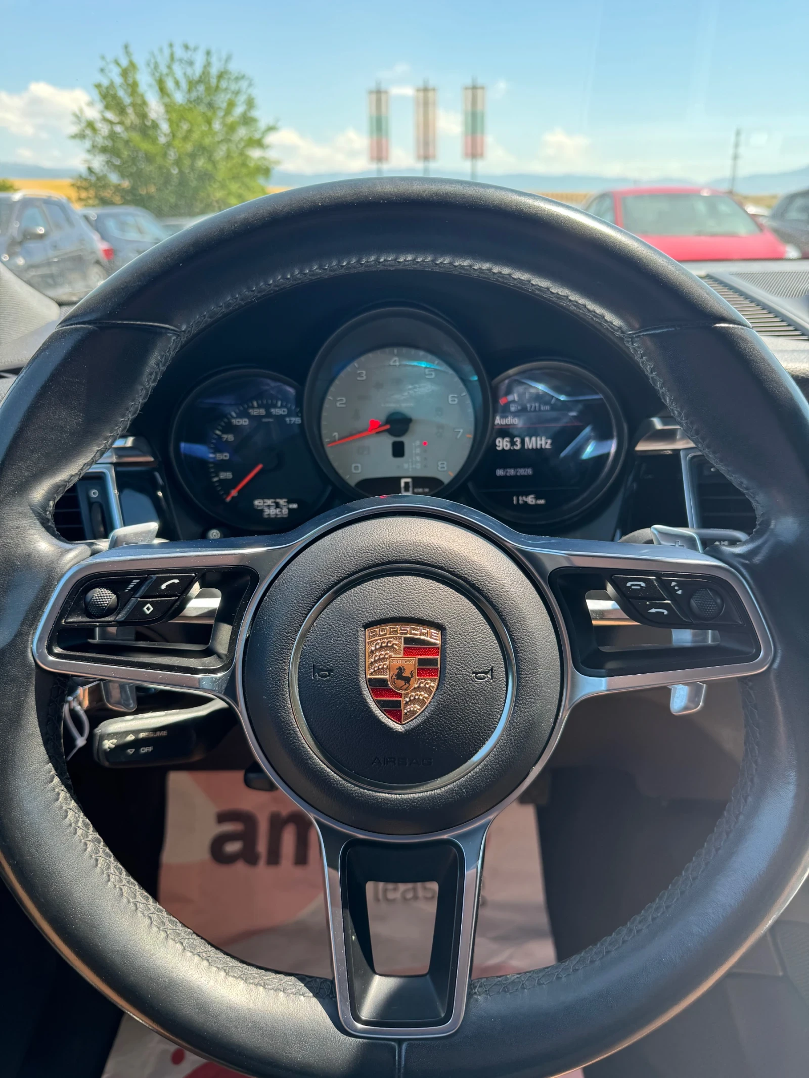 Porsche Macan, снимка 8 - Автомобили и джипове - 55612571