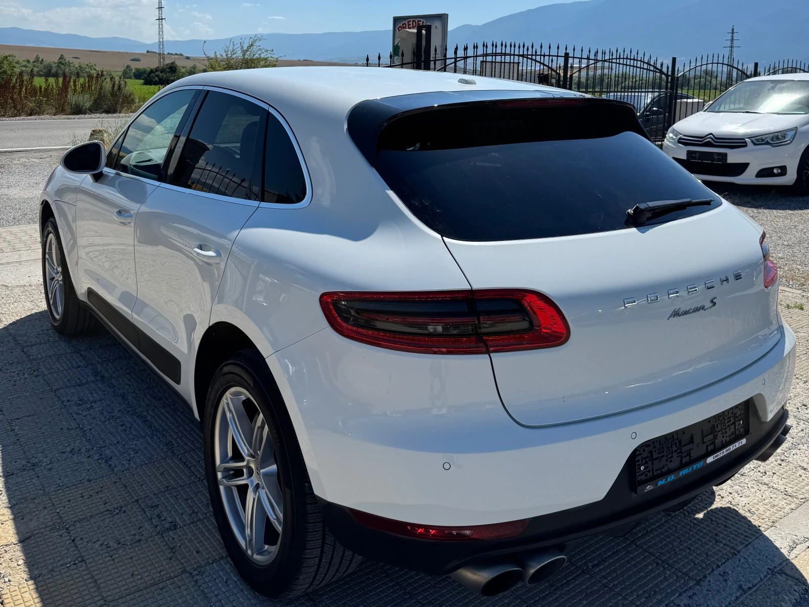 Porsche Macan, снимка 2 - Автомобили и джипове - 55612571