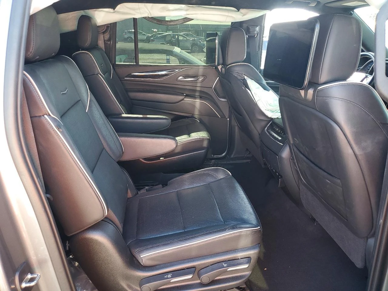 Cadillac Escalade ESV* LONG* AWD* ТЕЛЕВИЗОРИ* ОБДУХ, снимка 11 - Автомобили и джипове - 56163869