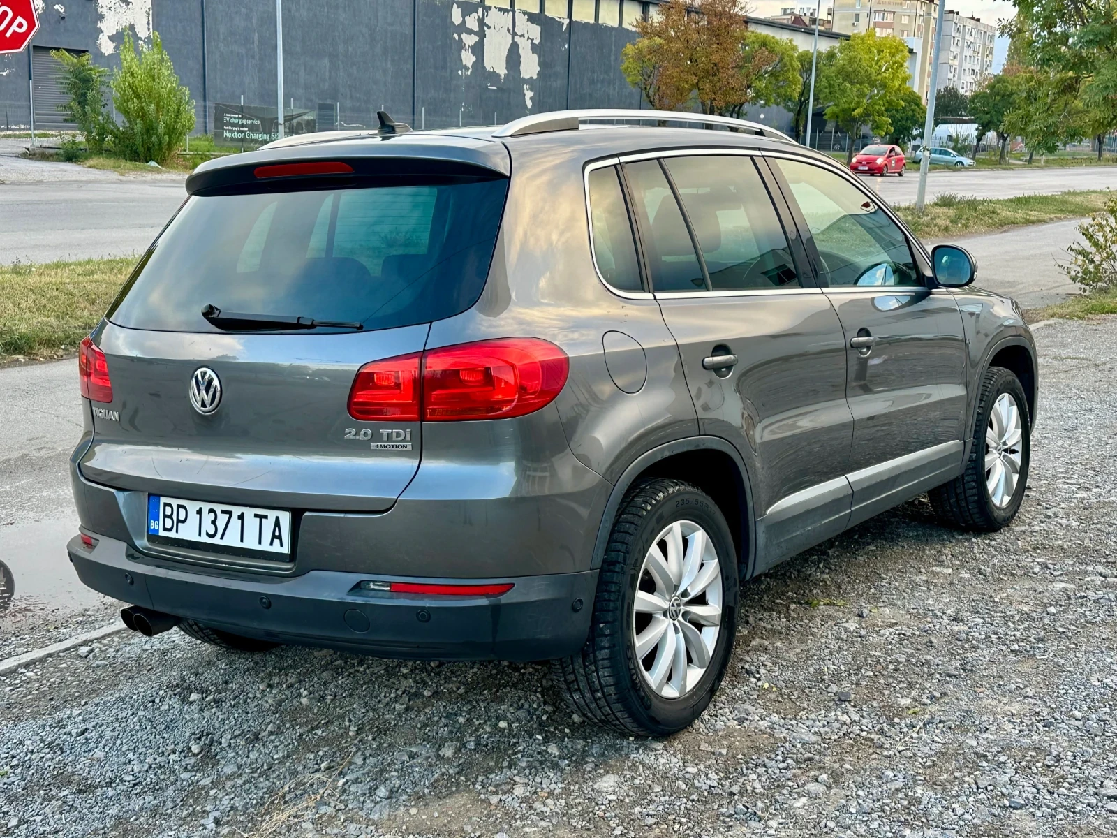 VW Tiguan 2.0tdi 4 motion, снимка 7 - Автомобили и джипове - 56600263