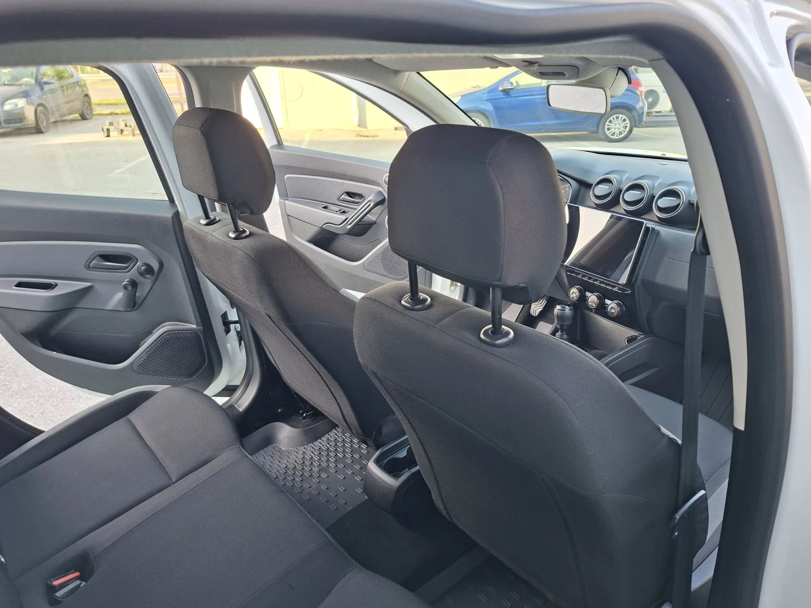 Dacia Duster 1.5 dci, снимка 10 - Автомобили и джипове - 56594470