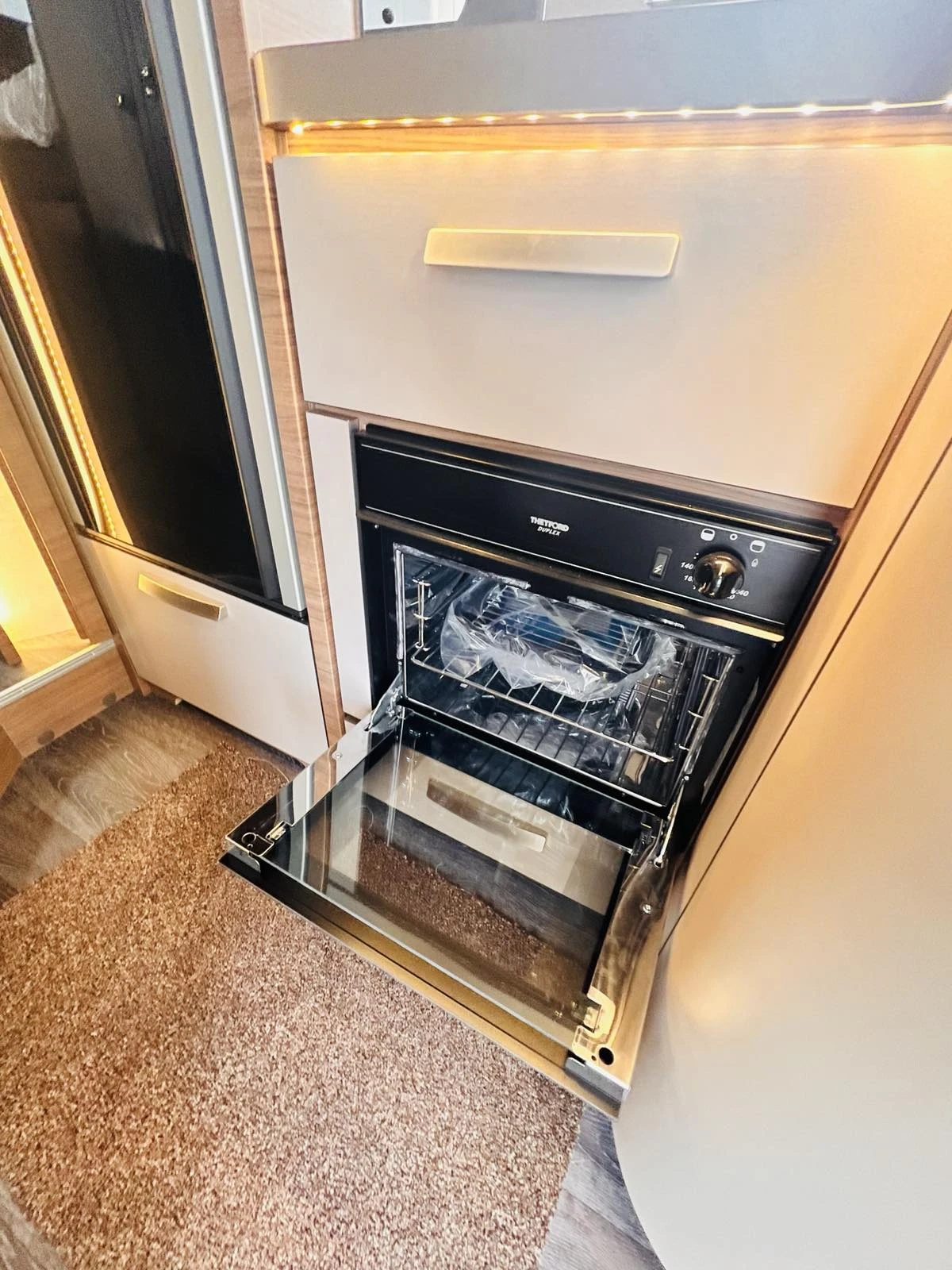 Кемпер Knaus Киматик Dometic, Alde, , снимка 9 - Каравани и кемпери - 54903354
