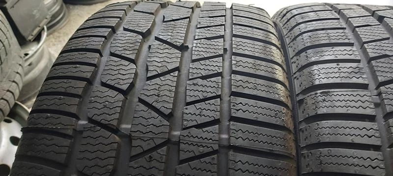 Гуми Зимни 255/40R18, снимка 2 - Гуми и джанти - 33171482