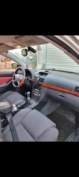 Toyota Avensis 2.0, снимка 10